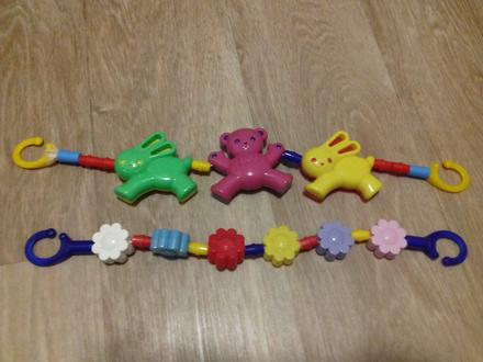 Chrastítka na kočárek již jen králíčci, 