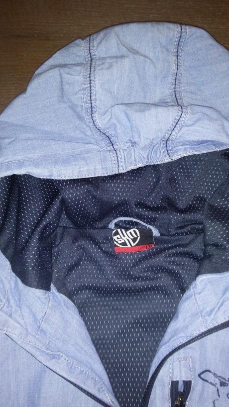 Jarní bunda sam, 134