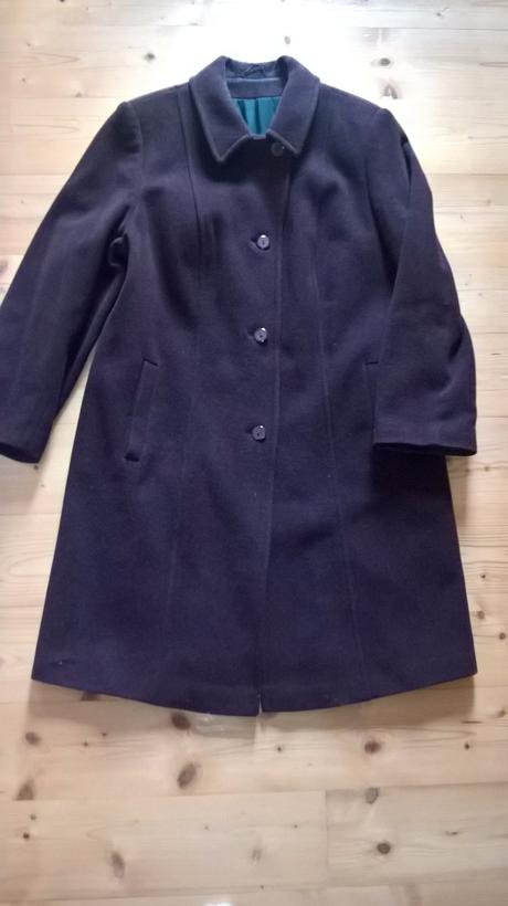 Zimní tmavě bordový vínový kabát , 42