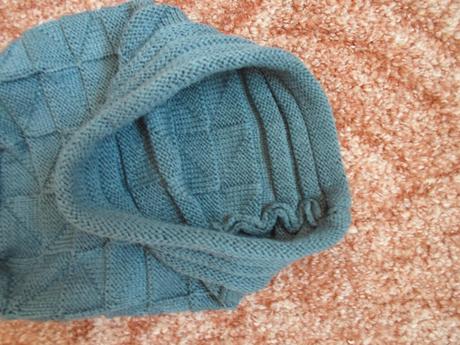 Šedá přepadlá čepice houmleska, 128