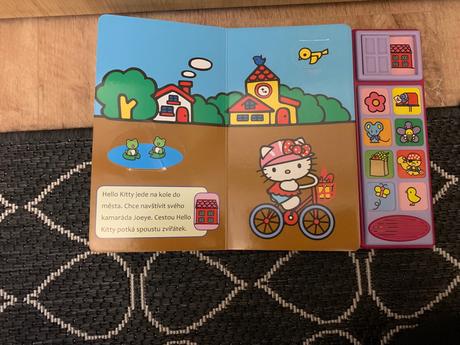 Sada knih s plyšovou hello kitty a kabelkou,