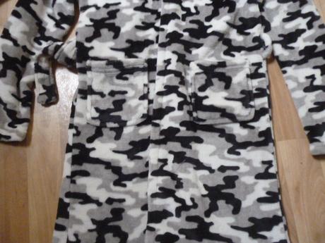 Maskáčový župan vel. 9-10, 134