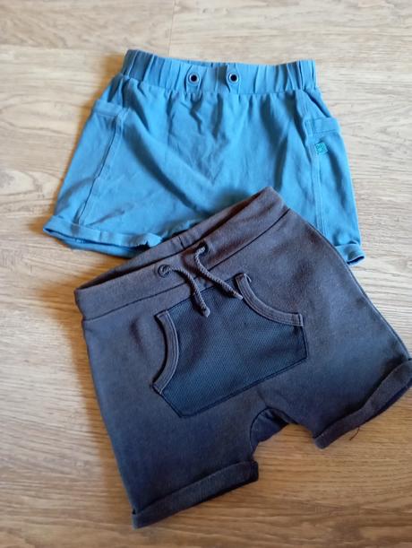 2x kraťasy vel. 74 (6-9 měs.), 74
