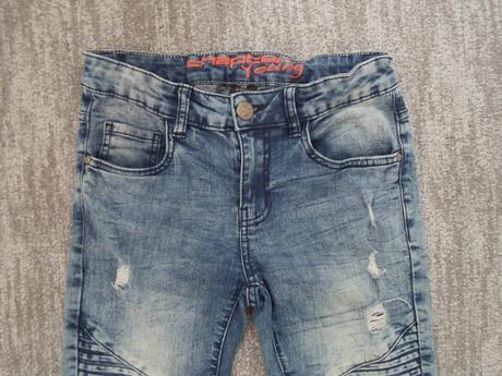 Modré kalhoty rifle džíny, chapter young,158