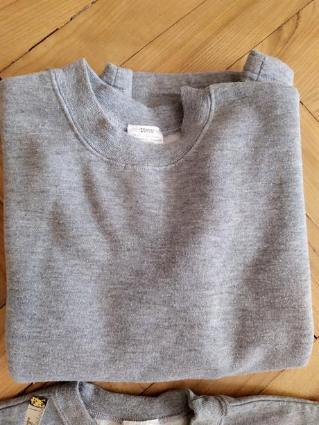 Šedé dvě mikiny, tesco,134