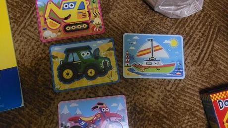 Omalovánky, šablony a dřevěné ozdoby,