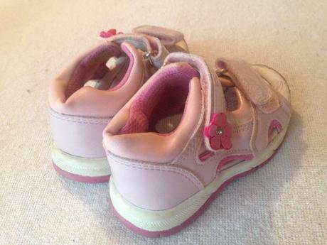 Dívčí sandále, 21