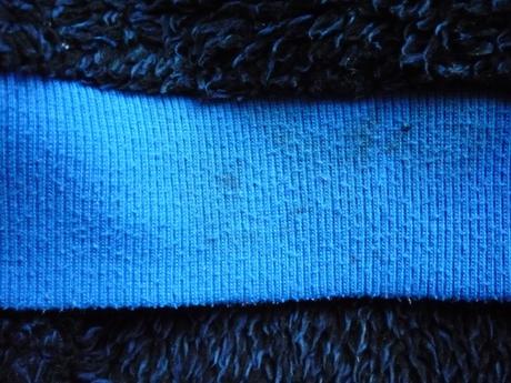 Chlupatá modrá mikina, 140