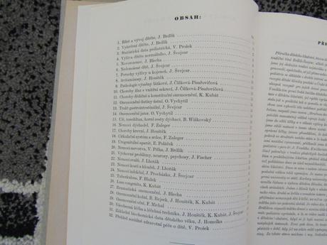 Retro-brdlík-švejcar- učebnice dětského lékařství,