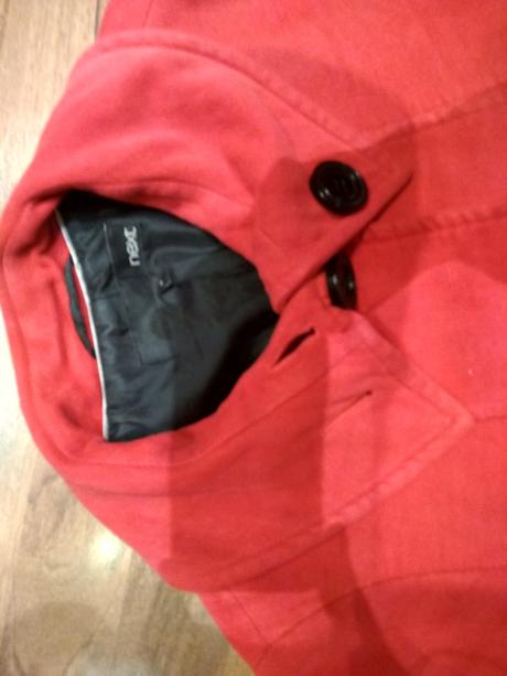 Cerveny kabatek, next,m