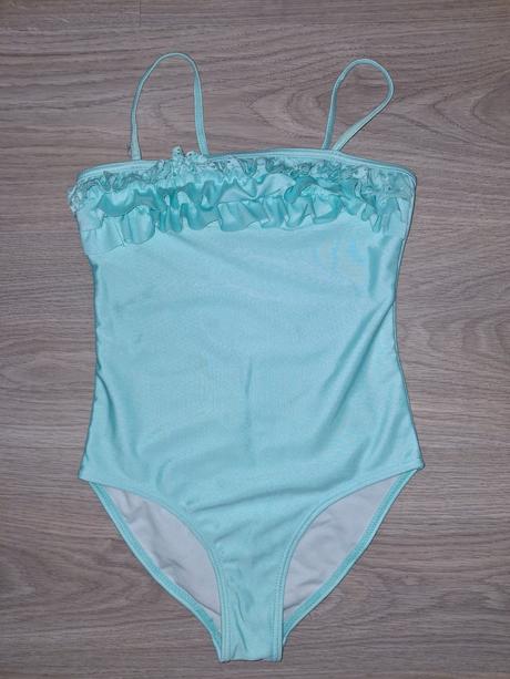 Celkové plavky, 134