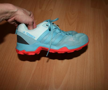 Trekové outdoorové boty, tenisky, adidas,33