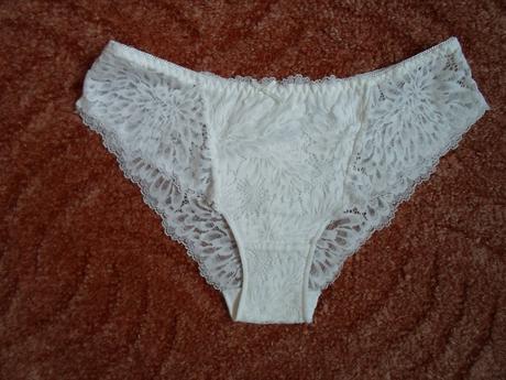 Bílé krajkové kalhotky 3 kusy, m
