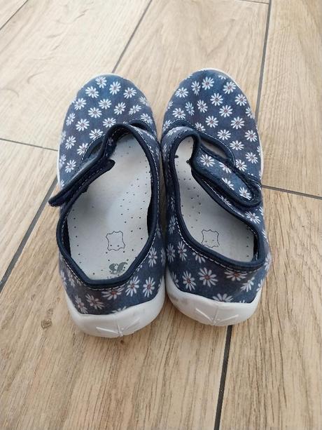 Dívčí bačkory., baťa,33