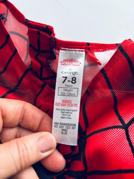 An26/ kostým spidermana- v.7/8 let, 