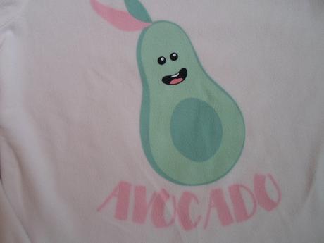 Růžové pyžamo avokádo, 158