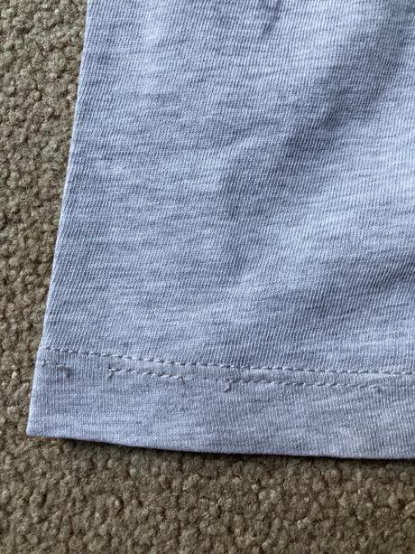 Šedivá trika s nápisy, lee cooper,104