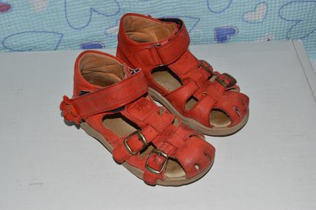 Červené plné sandálky s kytkama, essi,29