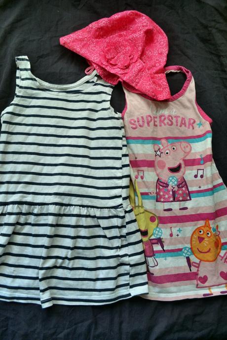 2x bavlněné šaty v.110 a klobouk nový, 110