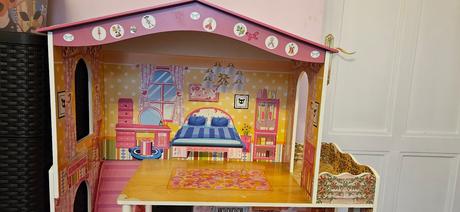 Dřevěný domeček pro panenky s vybavením - v.116cm, 