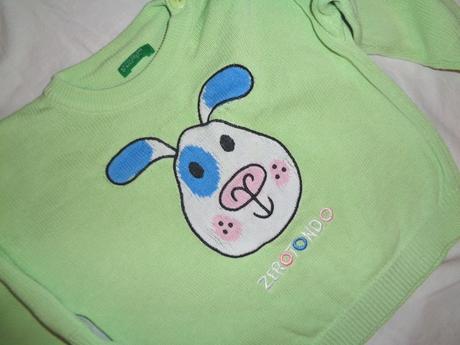 Nádherný přízový zelinkavý svetr s vyšitým pejskem, 86