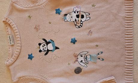 Čtyři zimní svetříky, sváteční a tričko, 122/140, 134