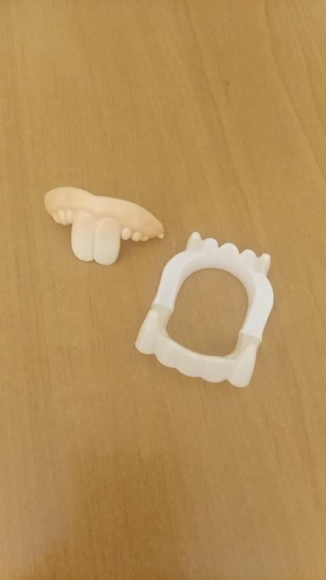 Plastové zuby upír, zajíc, 