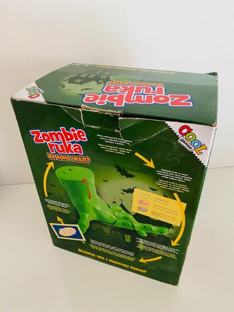 Společenská hra zombie ruka,