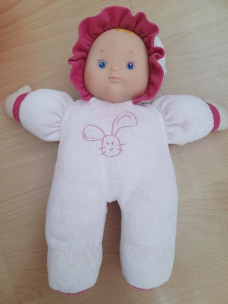 Autosedačka a panenka - balíkovna jen 50 kč,