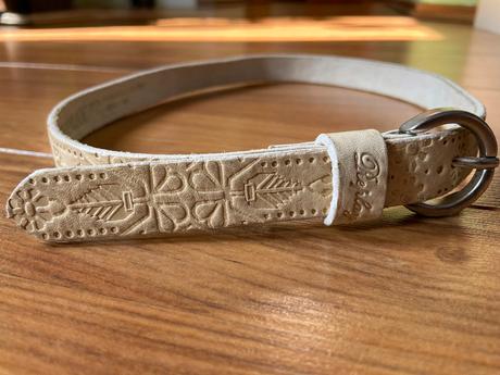 Bílý dívčí pásek replay, replay