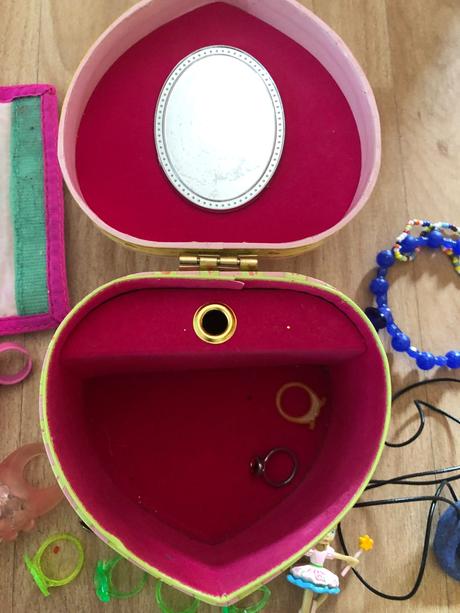 Koralky , naramky, prstynky, tasticky, 