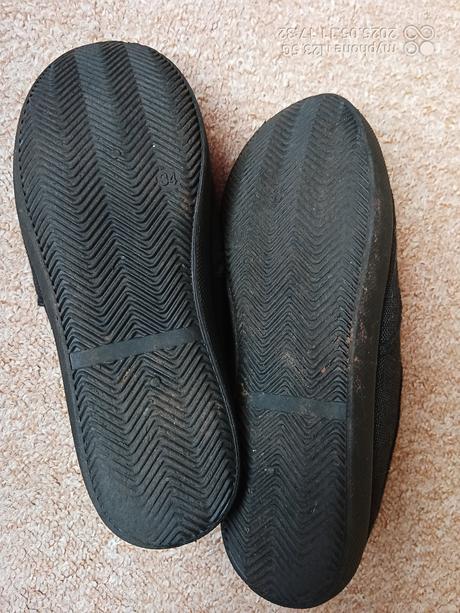 Tenisky černé vel."34", 34