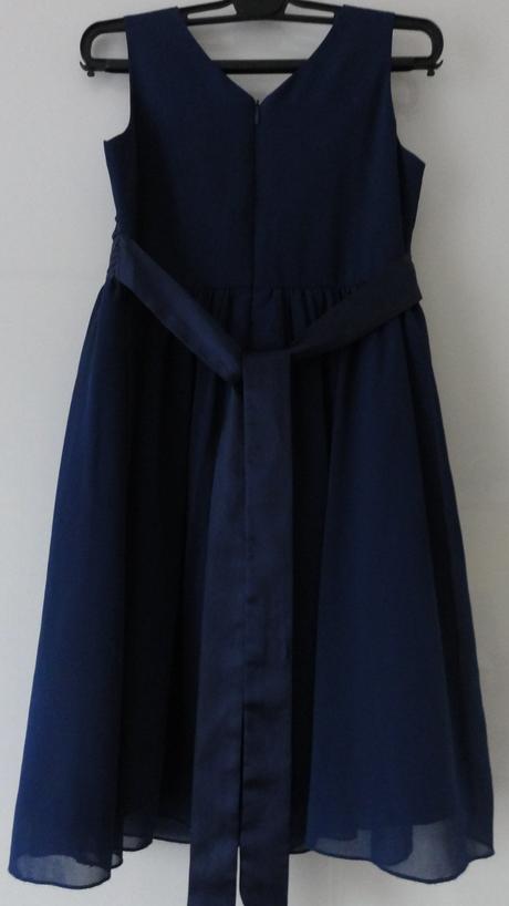 Sváteční šaty, 140