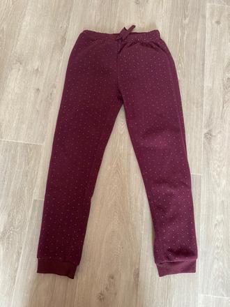 Teplejší kalhoty, 134