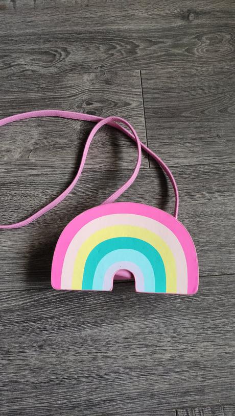 Kabelčička pro malé parádnice,