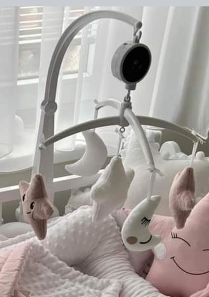 Kde najít kolotoč nad postýlku pro zamilované maminky?