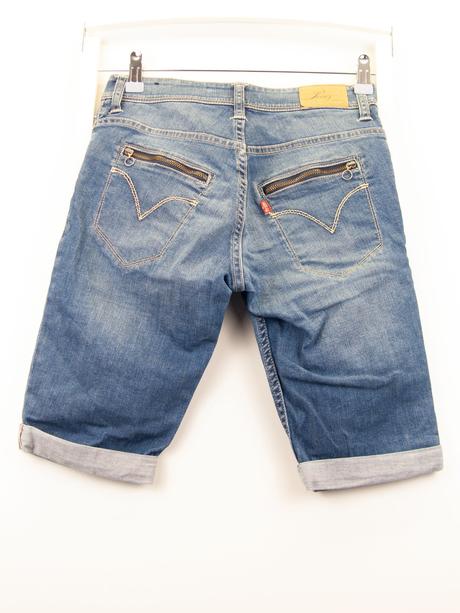 Delší kraťasy, levis,158