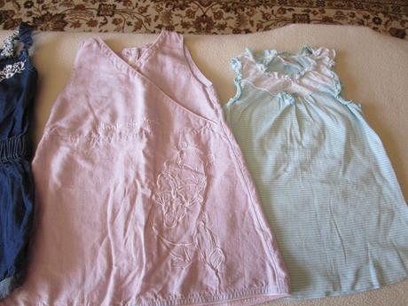 3x pěkné bavl. letní šatečky + 1x riflový overal, h&m,92