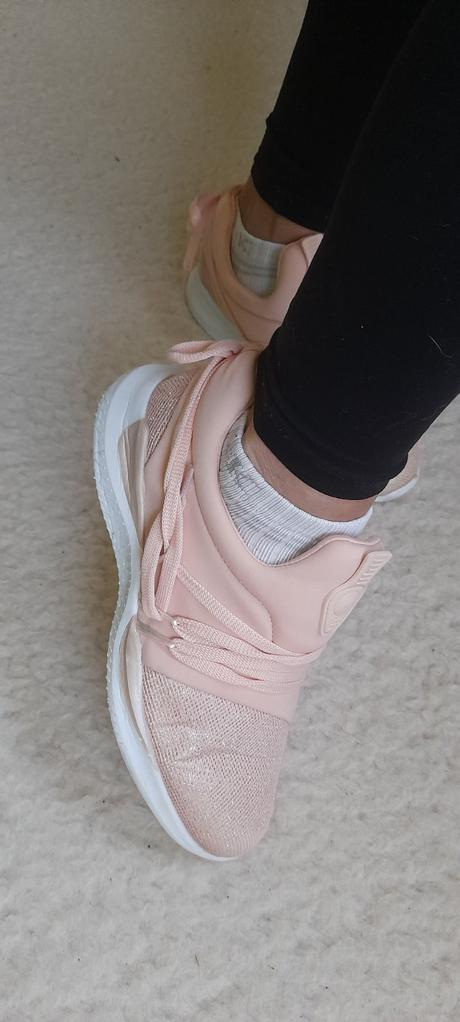 Meruňkové třpytivé tenisky, 40