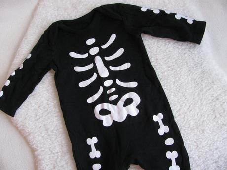 Karnevalový kostým-dupačky kostlivec,