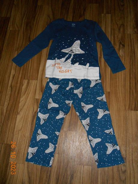 Raketové pyžamo, sinsay,110