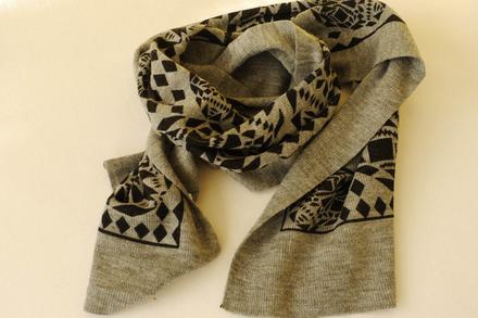 110/128 cepice h&m cerno-seda, h&m