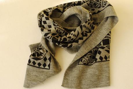 110/128 cepice h&m cerno-seda, h&m