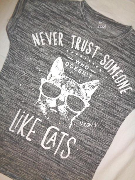 Supr šedé melírové úpletové tričko s kočkou146/152, 146