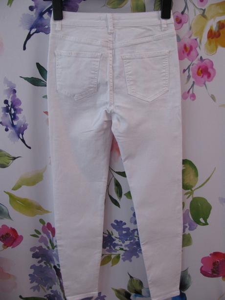 Bílé elastické přiléhavé džíny skiny, 34