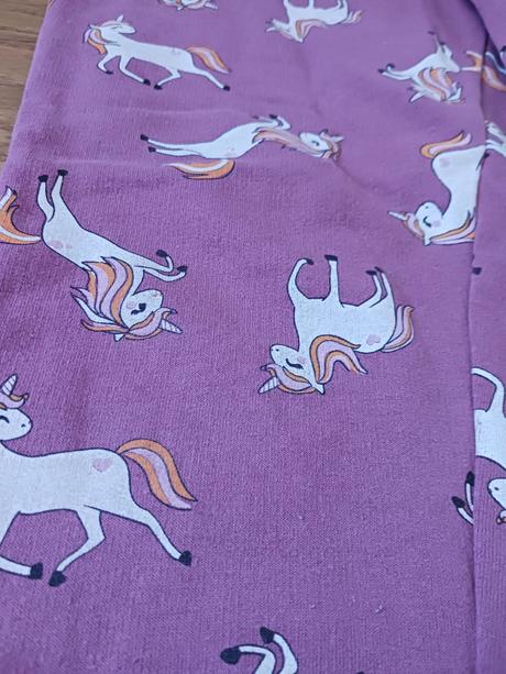 Tepláčky č.140, 140