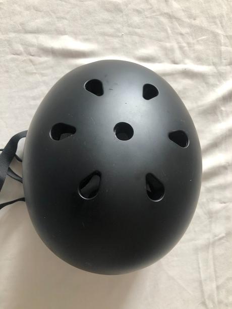 Černá dětská helma - přilba arcore,