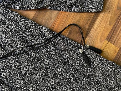 Šaty s páskem, vel 42/ xl spíše v prsou m/l, amisu, amisu,l