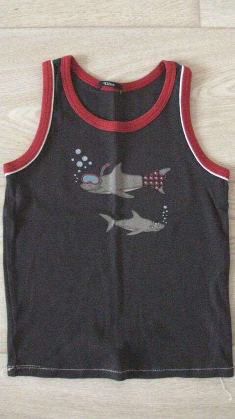 Tílka vel. 104 zn. tezenis , 104