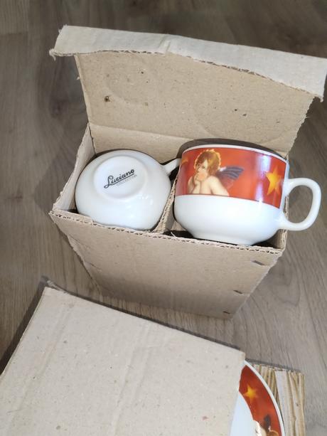 Vánoční slavnostní porcelánový servis 18 kusů nový, 